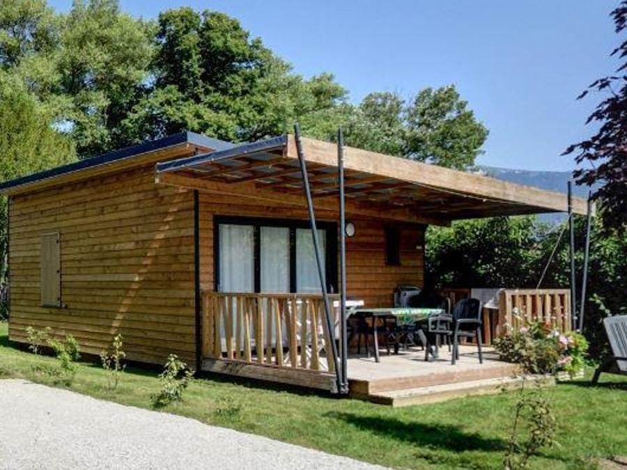 Camping Pas Cher vous présente avec son site Officiel campingpascher.fr, le Camping Municipal De Justin classé 2 étoiles, situé sur la commune de Die dans le département Drome (Rhône Alpes) en France. Le camping Municipal De Justin vous propose un hébergement de type chalet de 32 m². L'établissement vous propose 8 autres types d'hébergements. Découvrez tous nos séjours à petits prix dans la commune et aux alentours de Die du département : Drome (Rhône Alpes). Les Avis clients pour le Camping Municipal De Justin sont excellents avec une note moyenne de 9 sur 10. Piscine chauffée, Piscine extérieure, Aire de jeux enfants, Canoë-kayak, Bar, Boulangerie, Bureau de tabac, Café, Pizzeria, Restaurant, Snack/Bar, Station-service, Supermarché, Épicerie,... En savoir plus : cliquez-ICI.