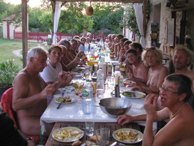 Cliquez pour découvrir toutes les photos de l'ÉTABLISSEMENT ! camping Naturiste Le Champ De Guiral photo 24
