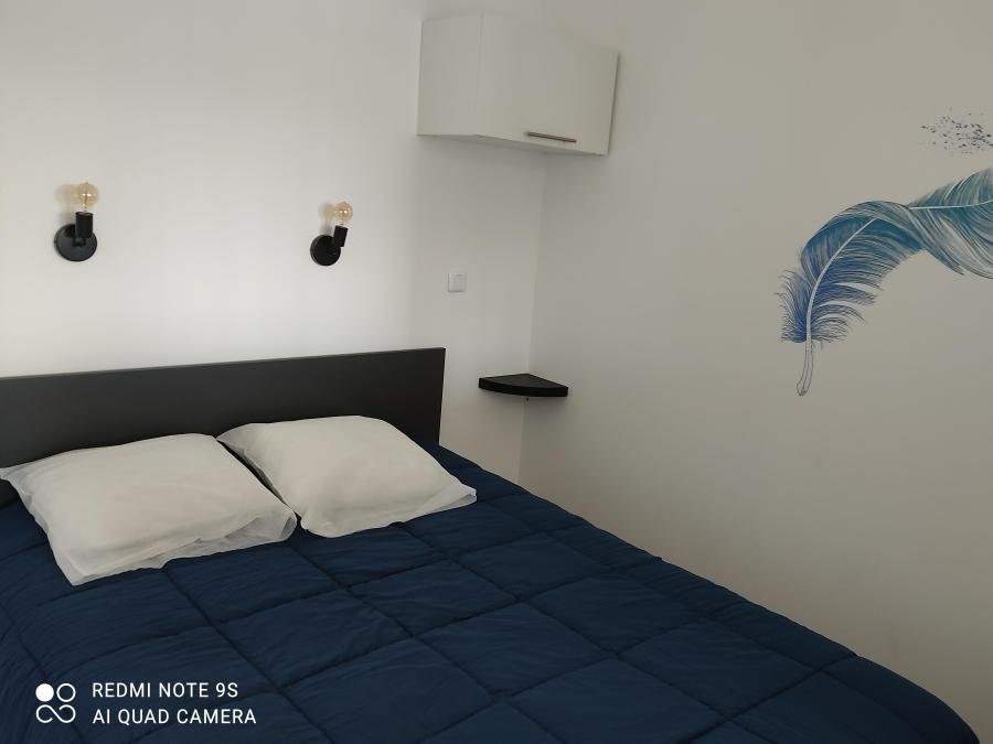 Camping Pas Cher vous présente avec son site Officiel campingpascher.fr, le Camping Le Clos Du Moulin classé 2 étoiles, situé sur la commune de Graye Sur Mer dans le département Calvados (Basse Normandie) en France. Le camping Le Clos Du Moulin, vous présente un hébergement de type maison de campagne de 24 m² pour 1 personne et télévision. Le camping Le Clos Du Moulin vous propose du sam. 05 septembre au sam. 12 septembre 2026 pour 7 nuits à 500€. Cette location propose 18 dates différentes pour réserver votre séjour. Découvrez également les 5 autres gammes d'hébergements du camping. Les Avis clients pour le Camping Le Clos Du Moulin sont de 7 sur 10. Centre équestre, Court de tennis, Ping-pong, Pétanque, Randonnée,... En savoir plus : cliquez-ICI.