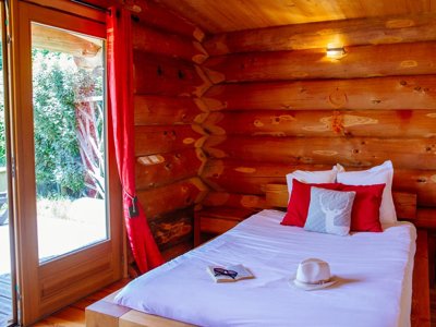 Cliquez pour découvrir toutes les photos de l'HÉBERGEMENT ! chalet - Domaine Ecôtelia photo 3