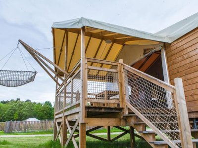 Cliquez pour découvrir toutes les photos de l'HÉBERGEMENT ! tente en toile et bois - Domaine Ecôtelia photo 9