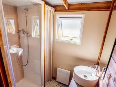Cliquez pour découvrir toutes les photos de l'HÉBERGEMENT ! lodge - Domaine Ecôtelia photo 6