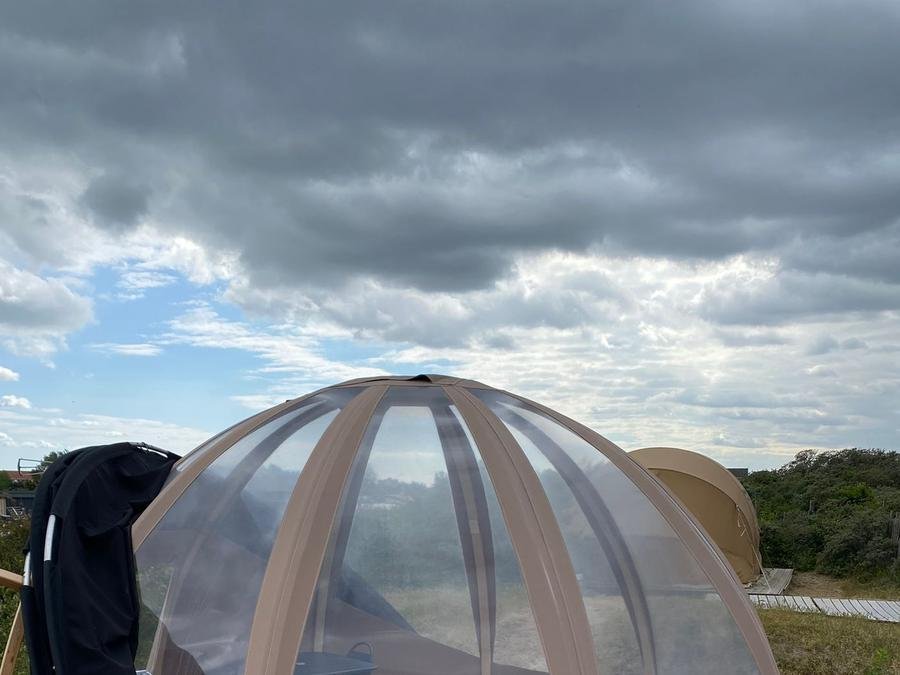 Camping Pas Cher vous présente avec son site Officiel campingpascher.fr, le Camping Mer Et Vacances classé 2 étoiles, situé sur la commune de Leffrinckoucke dans le département Nord (Nord Pas De Calais) en France. Le camping Mer Et Vacances vous propose un hébergement de type hébergement insolite pour 4 personnes. L'établissement vous propose 8 autres types d'hébergements. Découvrez tous nos séjours à petits prix dans la commune et aux alentours de Leffrinckoucke du département : Nord (Nord Pas De Calais). Mer, Animations familiales, Aire de jeux enfants, Court de tennis, Planche à voile, Pétanque, Randonnée, Voile, kiteSurf, Supermarché,... En savoir plus : cliquez-ICI.