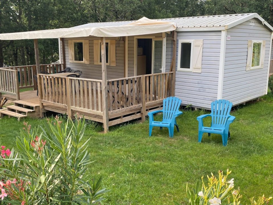 Camping Pas Cher vous présente avec son site Officiel campingpascher.fr, le Camping Le Faucon D'Or classé 2 étoiles, situé sur la commune de Montricoux dans le département Tarn-et-garonne (Midi Pyrénées) en France. Le camping Le Faucon D'Or vous propose un hébergement de type mobil-home de 32 m² pour 6 personnes. L'établissement vous propose 3 autres types d'hébergements. Découvrez tous nos séjours à petits prix dans la commune et aux alentours de Montricoux du département : Tarn-et-garonne (Midi Pyrénées). Les Avis clients pour le Camping Le Faucon D'Or sont excellents avec une note moyenne de 9 sur 10. Piscine extérieure, Animations familiales, Aire de jeux enfants, Canoë-kayak, Cyclisme, Pétanque, Randonnée, Bar, Snack/Bar, Supermarché,... En savoir plus : cliquez-ICI.