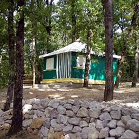Cliquez pour découvrir toutes les photos de l'HÉBERGEMENT ! bungalow toilé - Le Faucon D'Or photo 2