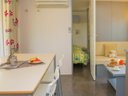 Cliquez pour découvrir toutes les photos de l'HÉBERGEMENT ! mobil-home - camping AEC Vacances Les Dauphins photo 2