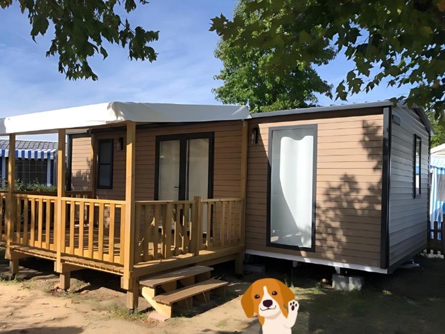 Camping Pas Cher vous présente avec son site Officiel campingpascher.fr, le Camping Le Château classé 5 étoiles, situé sur la commune de Saint Hilaire De Riez dans le département Vendée (Pays De La Loire) en France. Le camping Le Château, vous présente un hébergement de type mobil-home de 32 m² pour 4 personnes et télévision. Le camping Le Château vous propose du sam. 20 juin au sam. 27 juin 2026, en promotion à -19% pour 7 nuits à 506 € au lieu de 625,0 € soit une Économie de 119 €. Cette location propose 36 dates différentes pour réserver votre séjour. Découvrez également les 9 autres gammes d'hébergements du camping. Les Avis clients pour le Camping Le Château sont excellents avec une note moyenne de 8 sur 10. MerÉtang, Parc aquatique, Piscine chauffée, Piscine extérieure, Animation ados, Animation enfants, Animations familiales, Club enfants, Aire de jeux enfants, Court de padel en extérieur, Cyclisme, Ping-pong, Pétanque, Terrain de basketball, Terrain de football, Terrain de volley-ball, Bar, Boulangerie, Food truck, Plats à emporter, Restaurant, Snack/Bar, Épicerie,... En savoir plus : cliquez-ICI.