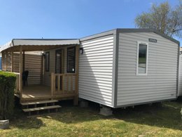 Camping Pas Cher vous présente avec son site Officiel campingpascher.fr, le Camping Le Château classé 5 étoiles, situé sur la commune de Saint Hilaire De Riez dans le département Vendée (Pays De La Loire) en France. Le camping Le Château, vous présente un hébergement de type mobil-home de 30 m² avec climatisation et télévision. Le camping Le Château vous proposeun séjour PAS CHER avec une REMISEdu sam. 30 mai au sam. 06 juin 2026, en promotion à -33% pour 7 nuits à 547 € au lieu de 826,0 € soit une Économie de 279 €. Cette location propose 82 dates différentes pour réserver votre séjour. Découvrez également les 8 autres gammes d'hébergements du camping. Les Avis clients pour le Camping Le Château sont excellents avec une note moyenne de 8 sur 10. MerÉtang, Parc aquatique, Piscine chauffée, Piscine extérieure, Animation ados, Animation enfants, Animations familiales, Club enfants, Aire de jeux enfants, Court de padel en extérieur, Cyclisme, Ping-pong, Pétanque, Terrain de basketball, Terrain de football, Terrain de volley-ball, Bar, Boulangerie, Food truck, Plats à emporter, Restaurant, Snack/Bar, Épicerie,... En savoir plus : cliquez-ICI.