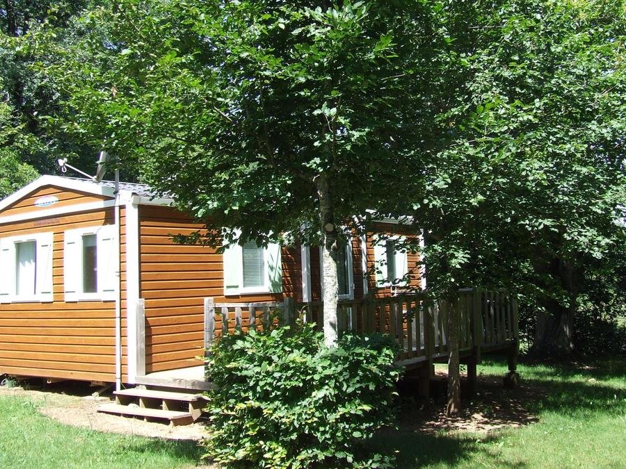 Camping Pas Cher vous présente avec son site Officiel campingpascher.fr, le Camping Le Convivial classé 3 étoiles, situé sur la commune de Saint Martial De Nabirat dans le département Dordogne (Aquitaine) en France. Le camping Le Convivial, vous présente un hébergement de type mobil-home de 38 m². Le camping Le Convivial vous propose du sam. 29 août au sam. 05 septembre 2026 pour 7 nuits à 264€. Cette location propose 43 dates différentes pour réserver votre séjour. Découvrez également les 4 autres gammes d'hébergements du camping. Piscine chauffée, Piscine extérieure, Animations familiales, Baby-foot, Ping-pong, Pétanque, Bar, Snack/Bar,... En savoir plus : cliquez-ICI.