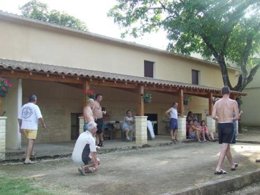 Camping Pas Cher vous présente avec son site Officiel campingpascher.fr, le Camping Le Convivial classé 3 étoiles, situé sur la commune de Saint Martial De Nabirat dans le département Dordogne (Aquitaine) en France. Le camping Le Convivial vous propose un hébergement de type tente. L'établissement vous propose 4 autres types d'hébergements. Découvrez tous nos séjours à petits prix dans la commune et aux alentours de Saint Martial De Nabirat du département : Dordogne (Aquitaine). Piscine chauffée, Piscine extérieure, Animations familiales, Baby-foot, Ping-pong, Pétanque, Bar, Snack/Bar,... En savoir plus : cliquez-ICI.