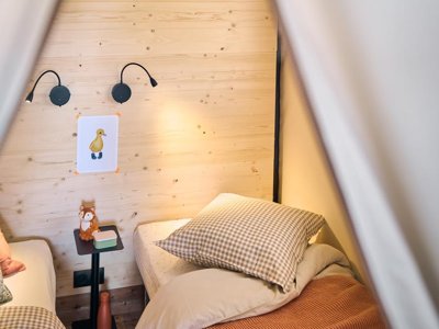 Cliquez pour découvrir toutes les photos de l'HÉBERGEMENT ! tente en toile et bois - U Pinarellu photo 5