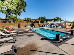 Camping Pas Cher vous présente avec son site Officiel campingpascher.fr, le Camping Domaine Les Oréades classé 5 étoiles, situé sur la commune de Sanguinet dans le département Landes (Aquitaine) en France. Le camping Domaine Les Oréades, vous présente un hébergement de type mobil-home de 34 m² avec climatisation et télévision. Le camping Domaine Les Oréades vous propose du mardi 07 avril au mardi 14 avril 2026 pour 7 nuits à 309€. Cette location propose 85 dates différentes pour réserver votre séjour. Découvrez également les 22 autres gammes d'hébergements du camping. Les Avis clients pour le Camping Domaine Les Oréades sont excellents avec une note moyenne de 8 sur 10. LacMer, Piscine couverte, Piscine extérieure, Animation enfants, Animations familiales, Club ados, Club enfants, Aire de jeux enfants, Canoë-kayak, Paddle, Ping-pong, Planche à voile, Pétanque, Randonnée, Terrain multisports, kiteSurf, Bar, Plats à emporter, Snack/Bar, Épicerie,... En savoir plus : cliquez-ICI.