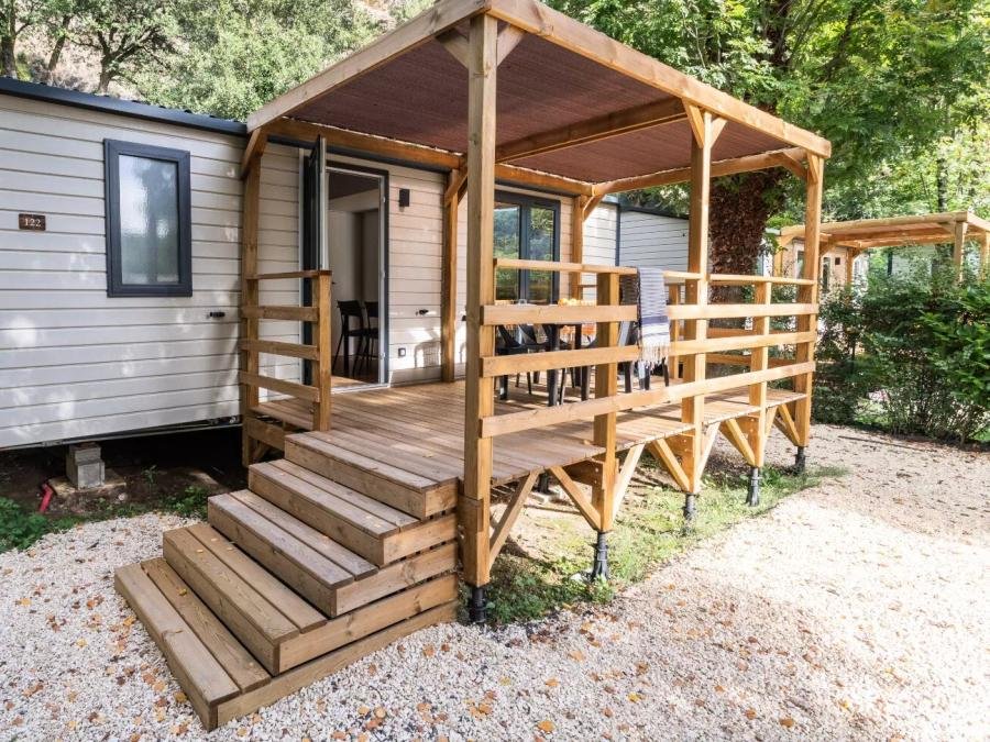 Camping Pas Cher vous présente avec son site Officiel campingpascher.fr, le Camping Du Château De L'Hom classé 4 étoiles, situé sur la commune de Saumane dans le département Gard (Languedoc Roussillon) en France. Le camping Du Château De L'Hom vous propose un hébergement de type mobil-home de 27 m² avec climatisation (télévision). L'établissement vous propose 12 autres types d'hébergements. Découvrez tous nos séjours à petits prix dans la commune et aux alentours de Saumane du département : Gard (Languedoc Roussillon). Les Avis clients pour le Camping Du Château De L'Hom sont de 5 sur 10. Piscine chauffée, Piscine extérieure, Animations familiales, Club enfants, Aire de jeux enfants, Parcours sportif, Ping-pong, Pétanque, Terrain multisports, Bar, Dépôt de pain, Plats à emporter, Snack/Bar, Épicerie,... En savoir plus : cliquez-ICI.
