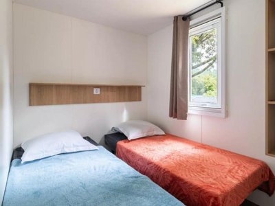 Cliquez pour découvrir toutes les photos de l'HÉBERGEMENT ! mobil-home - Du Château De L'Hom photo 8