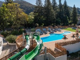 Camping Pas Cher vous présente avec son site Officiel campingpascher.fr, le Camping Du Château De L'Hom classé 4 étoiles, situé sur la commune de Saumane dans le département Gard (Languedoc Roussillon) en France. Le camping Du Château De L'Hom, vous présente un hébergement de type mobil-home de 27 m² avec climatisation et télévision. Le camping Du Château De L'Hom vous proposeun séjour PAS CHER avec une REMISEdu sam. 20 juin au sam. 27 juin 2026, en promotion à -44% pour 7 nuits à 219 € au lieu de 395,0 € soit une Économie de 176 €. Cette location propose 14 dates différentes pour réserver votre séjour. Découvrez également les 13 autres gammes d'hébergements du camping. Les Avis clients pour le Camping Du Château De L'Hom sont excellents avec une note moyenne de 8 sur 10. Piscine chauffée, Piscine extérieure, Animations familiales, Club enfants, Aire de jeux enfants, Parcours sportif, Ping-pong, Pétanque, Terrain multisports, Bar, Dépôt de pain, Plats à emporter, Snack/Bar, Épicerie,... En savoir plus : cliquez-ICI.