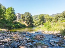 Camping Pas Cher vous présente avec son site Officiel campingpascher.fr, le Camping Maeva Escapades Du Château De L'Hom classé 4 étoiles, situé sur la commune de Saumane dans le département Gard (Languedoc Roussillon) en France. Le camping Maeva Escapades Du Château De L'Hom, vous présente un hébergement de type mobil-home de 27 m² avec climatisation et télévision. Le camping Maeva Escapades Du Château De L'Hom vous proposeun séjour PAS CHER avec une REMISEdu sam. 19 septembre au sam. 26 septembre 2026, en promotion à -30% pour 7 nuits à 245 € au lieu de 350,0 € soit une Économie de 105 €. Cette location propose 135 dates différentes pour réserver votre séjour. Découvrez également les 11 autres gammes d'hébergements du camping. Les Avis clients pour le Camping Maeva Escapades Du Château De L'Hom sont de 5 sur 10. Piscine chauffée, Piscine extérieure, Animations familiales, Club enfants, Aire de jeux enfants, Parcours sportif, Ping-pong, Pétanque, Terrain multisports, Bar, Dépôt de pain, Plats à emporter, Snack/Bar, Épicerie,... En savoir plus : cliquez-ICI.