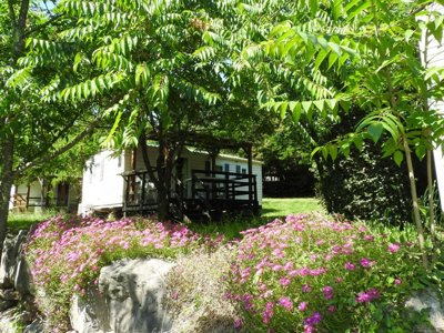 Cliquez pour découvrir toutes les photos de l'HÉBERGEMENT ! mobil-home - Le Chaudebry photo 3