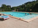 Camping Pas Cher vous présente avec son site Officiel campingpascher.fr, le Camping Le Chaudebry classé 2 étoiles, situé sur la commune de Vinezac dans le département Ardèche (Rhône Alpes) en France. Le camping Le Chaudebry, vous présente un hébergement de type mobil-home de 28 m² avec climatisation. Le camping Le Chaudebry vous propose du lundi 08 juin au lundi 15 juin 2026 avec un DÉPART DEMAIN pour 7 nuits à 495€. Cette location propose 41 dates différentes pour réserver votre séjour. Découvrez également les 6 autres gammes d'hébergements du camping. Piscine extérieure, Aire de jeux enfants, Canoë-kayak, Centre équestre, Ping-pong, Pétanque, Supermarché,... En savoir plus : cliquez-ICI.