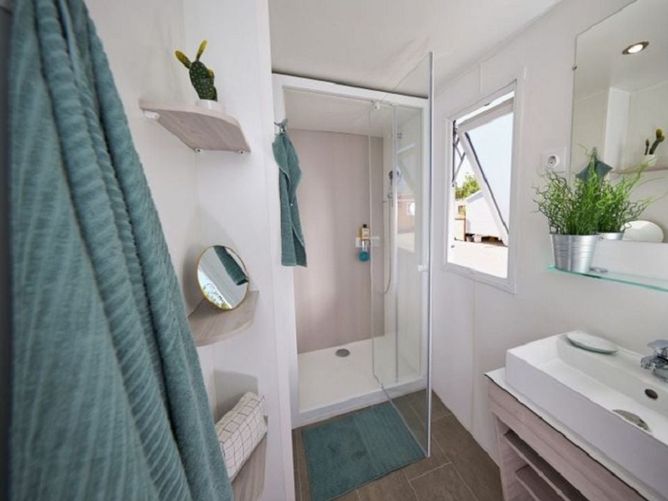 Cliquez pour découvrir toutes les photos de l'HÉBERGEMENT ! mobil-home - établissement L'Orangeraie - Paradis photo 4