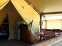Cliquez pour découvrir toutes les photos de l'HÉBERGEMENT ! tente en toile et bois - camping Flower De L'Olivigne photo 3