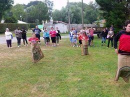 Camping Pas Cher vous présente avec son site Officiel campingpascher.fr, le Camping De La Haie Penée classé 4 étoiles, situé sur la commune de Saint Quentin En Tourmont dans le département Somme (Picardie) en France. Le camping De La Haie Penée, vous présente un hébergement de type mobil-home de 40 m² et télévision. Le camping De La Haie Penée vous propose du mercredi 04 novembre au mercredi 11 novembre 2026 pour 7 nuits à 388€. Cette location propose 213 dates différentes pour réserver votre séjour. Découvrez également les 2 autres gammes d'hébergements du camping. Les Avis clients pour le Camping De La Haie Penée sont excellents avec une note moyenne de 8 sur 10. Piscine couverte, Piscine extérieure, Animations familiales, Club ados, Club enfants, Aire de jeux enfants, Baby-foot, Ping-pong, Pétanque, Salle de fitness, Structure gonflable enfants, Terrain multisports, Snack/Bar, Épicerie,... En savoir plus : cliquez-ICI.