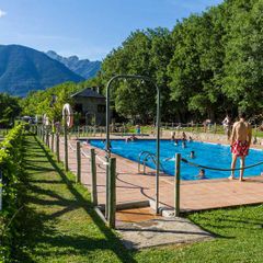Camping Pas Cher vous présente avec son site Officiel campingpascher.fr, le Établissement Gavin, situé sur la commune de Gavin dans le département Huesca (Aragon) en Espagne. L'établissement Gavin vous propose un hébergement de type appartement de 33 m². L'établissement vous propose 2 autres types d'hébergements. Découvrez tous nos séjours à petits prix dans la commune et aux alentours de Gavin du département : Huesca (Aragon).... En savoir plus : cliquez-ICI.