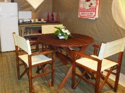 Cliquez pour découvrir toutes les photos de l'HÉBERGEMENT ! bungalow toilé - Cévéo Mimizan Plage photo 3