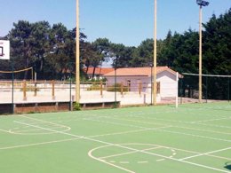 Camping Pas Cher vous présente avec son site Officiel campingpascher.fr, le Village vacances Cévéo Mimizan Plage classé 3 étoiles, situé sur la commune de Mimizan dans le département Landes (Aquitaine) en France. Le village vacances Cévéo Mimizan Plage, vous présente un hébergement de type maison de campagne de 35 m² et télévision. Le village vacances Cévéo Mimizan Plage vous propose du vendredi 03 avril au vendredi 10 avril 2026, en promotion à -20% pour 7 nuits à 525 € au lieu de 656,25 € soit une Économie de 131,25 €. Cette location propose 97 dates différentes pour réserver votre séjour. Découvrez également les 8 autres gammes d'hébergements du village vacances. Les Avis clients pour le Village vacances Cévéo Mimizan Plage sont excellents avec une note moyenne de 8 sur 10. Mer, Piscine chauffée, Piscine extérieure, Animations familiales, Club ados, Club enfants, Aire de jeux enfants, Baby-foot, Court de tennis, Paddle, Ping-pong, Piscine, Pétanque, Surf, Terrain de beach-volley, Terrain de volley-ball, Terrain multisports, Bar, Plats à emporter,... En savoir plus : cliquez-ICI.