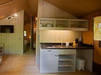 Cliquez pour découvrir toutes les photos de l'HÉBERGEMENT ! tente en toile et bois - Etxarri photo 2