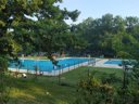 Camping Pas Cher vous présente avec son site Officiel campingpascher.fr, le Camping Etxarri, situé sur la commune de Etxarri Aranatz dans le département Navarre (Navarre) en Espagne. Le camping Etxarri, vous présente un hébergement de type tente en toile et bois de 15 m² et télévision. Le camping Etxarri vous propose du dimanche 20 septembre au dimanche 27 septembre 2026 pour 7 nuits à 591.79€. Cette location propose 128 dates différentes pour réserver votre séjour. Découvrez également les 5 autres gammes d'hébergements du camping. Les Avis clients pour le Camping Etxarri sont de 7 sur 10. Piscine extérieure, Animation enfants, Aire de jeux enfants, Baby-foot, Court de tennis, Cyclisme, Ping-pong, Piscine, Terrain de basketball, Terrain de football, Restaurant,... En savoir plus : cliquez-ICI.
