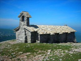 Camping Pas Cher vous présente avec son site Officiel campingpascher.fr, le Camping Etxarri, situé sur la commune de Pampelune dans le département Navarre (Navarre) en Espagne. Le camping Etxarri, vous présente un hébergement de type bungalow. Le camping Etxarri vous propose du dimanche 01 mars au dimanche 08 mars 2026 pour 7 nuits à 713€. Cette location propose 207 dates différentes pour réserver votre séjour. Découvrez également les 5 autres gammes d'hébergements du camping. Les Avis clients pour le Camping Etxarri sont de 7 sur 10. Piscine extérieure, Animation enfants, Aire de jeux enfants, Baby-foot, Court de tennis, Cyclisme, Ping-pong, Piscine, Terrain de basketball, Terrain de football, Restaurant,... En savoir plus : cliquez-ICI.