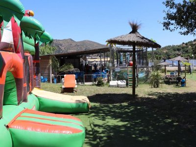 Cliquez pour découvrir toutes les photos de l'ÉTABLISSEMENT ! camping Portes De Canigou photo 2