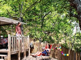 Camping Pas Cher vous présente avec son site Officiel campingpascher.fr, le Camping Tikayan Rives Du Lac De Sainte Croix classé 3 étoiles, situé sur la commune de Bauduen dans le département Var (Provence Alpes Côte D'azur) en France. Le camping Tikayan Rives Du Lac De Sainte Croix, vous présente un hébergement de type mobil-home de 26 m² avec climatisation. Le camping Tikayan Rives Du Lac De Sainte Croix vous proposeun séjour PAS CHER avec une REMISEdu sam. 19 septembre au sam. 26 septembre 2026, en promotion à -35% pour 7 nuits à 339 € au lieu de 521,54 € soit une Économie de 182,54 €. Cette location propose 55 dates différentes pour réserver votre séjour. Découvrez également les 18 autres gammes d'hébergements du camping. Les Avis clients pour le Camping Tikayan Rives Du Lac De Sainte Croix sont excellents avec une note moyenne de 8 sur 10. Lac, Aire de jeux enfants, Canoë-kayak, Ping-pong, Pétanque, Dépôt de pain, Snack/Bar,... En savoir plus : cliquez-ICI.