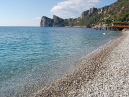 Camping Pas Cher vous présente avec son site Officiel campingpascher.fr, le Camping Villaggio Nettuno classé 3 étoiles, situé sur la commune de Massa Lubrense dans le département Naples (Campanie) en Italie. Le camping Villaggio Nettuno, vous présente un hébergement de type bungalow de 30 m² avec climatisation et télévision. Le camping Villaggio Nettuno vous propose du dimanche 11 octobre au dimanche 18 octobre 2026, en promotion à -10% pour 7 nuits à 598,50 € au lieu de 665,0 € soit une Économie de 66,50 €. Cette location propose 178 dates différentes pour réserver votre séjour. Découvrez également les 9 autres gammes d'hébergements du camping. Les Avis clients pour le Camping Villaggio Nettuno sont excellents avec une note moyenne de 8 sur 10. Mer, Canoë-kayak, Ping-pong, Plongée, Randonnée, Voile, Bar, Dépôt de pain, Pizzeria, Restaurant,... En savoir plus : cliquez-ICI.