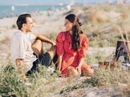 Camping Pas Cher vous présente avec son site Officiel campingpascher.fr, le Camping SUNELIA Ma Prairie classé 4 étoiles, situé sur la commune de Canet En Roussillon dans le département Pyrénées-orientales (Languedoc Roussillon) en France. Le camping SUNELIA Ma Prairie, vous présente un hébergement de type mobil-home de 33 m² pour 5 personnes avec climatisation et télévision. Le camping SUNELIA Ma Prairie vous propose du lundi 25 mai au lundi 01 juin 2026 pour 7 nuits à 560€. Cette location propose 57 dates différentes pour réserver votre séjour. Découvrez également les 10 autres gammes d'hébergements du camping. Les Avis clients pour le Camping SUNELIA Ma Prairie sont excellents avec une note moyenne de 8 sur 10. Mer, Piscine chauffée, Piscine extérieure, Animation enfants, Animations familiales, Club enfants, Aire de jeux enfants, Baby-foot, Paddle, Ping-pong, Piscine, Planche à voile, Pétanque, Salle de fitness, Terrain de basketball, Terrain de football, Terrain multisports, Trampoline, kiteSurf, Bar, Boulangerie, Bureau de tabac, Créperie, Dépôt de pain, Restaurant, Snack/Bar, Station-service, Supermarché, Épicerie,... En savoir plus : cliquez-ICI.