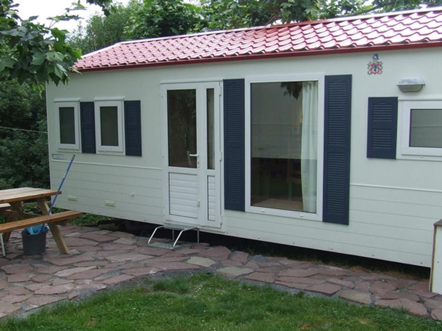 Camping Pas Cher vous présente avec son site Officiel campingpascher.fr, le Camping Manex classé 2 étoiles, situé sur la commune de Saint Pée Sur Nivelle dans le département Pyrénées-atlantiques (Aquitaine) en France. Le camping Manex, vous présente un hébergement de type mobil-home de 24 m². Le camping Manex vous propose du vendredi 05 juin au vendredi 12 juin 2026 avec un DÉPART DEMAIN pour 7 nuits à 263€. Cette location propose 90 dates différentes pour réserver votre séjour. Découvrez également les 2 autres gammes d'hébergements du camping. Les Avis clients pour le Camping Manex sont de 7 sur 10. Aire de jeux enfants, Canoë-kayak, Canyoning, Escalade, Rafting, Bar, Snack/Bar,... En savoir plus : cliquez-ICI.