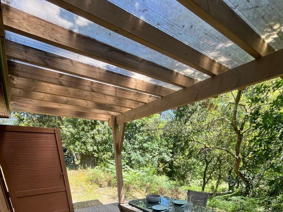Camping Pas Cher vous présente avec son site Officiel campingpascher.fr, le Camping Les Cottages De Leon, situé sur la commune de Léon dans le département Landes (Aquitaine) en France. Le camping Les Cottages De Leon vous propose un hébergement de type maison de campagne de 25 m² pour 4 personnes avec climatisation (télévision). Cet hébergement propose plus de 85 dates différentes pour réserver ! Pour dévouvrir la période la moins chère, consultez la rubrique 'Tarifs' et sélectionnez votre mois de départ. L'établissement vous propose 15 autres types d'hébergements. Découvrez tous nos séjours à petits prix dans la commune et aux alentours de Léon du département : Landes (Aquitaine). Les Avis clients pour le Camping Les Cottages De Leon sont excellents avec une note moyenne de 8 sur 10. Piscine couverte, Piscine extérieure, Animations familiales, Club ados, Club enfants, Aire de jeux enfants, Centre équestre, Club enfant de nuit, Court de tennis, Cyclisme, Golf, Ping-pong, Pétanque, Salle de fitness, Salle de jeux vidéo, Sports nautiques, Structure gonflable enfants, Surf, Terrain multisports, Tir à l’arc, Bar, Pizzeria, Snack/Bar, Épicerie,... En savoir plus : cliquez-ICI.