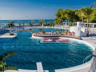 Cliquez pour découvrir toutes les photos de l'ÉTABLISSEMENT ! camping Villaggio Baia Del Monaco photo 2