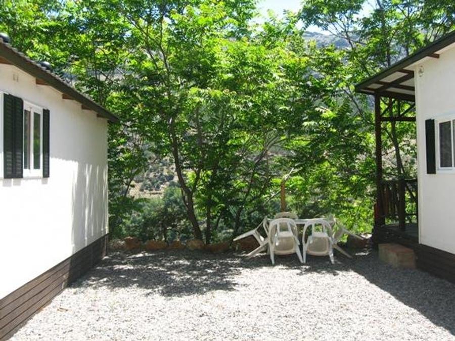Camping Pas Cher vous présente avec son site Officiel campingpascher.fr, le Camping Trevélez classé 2 étoiles, situé sur la commune de Trevelez dans le département Grenade (Andalousie) en Espagne. Le camping Trevélez vous propose un hébergement de type bungalow pour 1 personne (télévision). L'établissement vous propose 10 autres types d'hébergements. Découvrez tous nos séjours à petits prix dans la commune et aux alentours de Trevelez du département : Grenade (Andalousie). Les Avis clients pour le Camping Trevélez sont excellents avec une note moyenne de 8 sur 10. Piscine extérieure, Aire de jeux enfants, Centre équestre, Cyclisme, Ping-pong, Randonnée, Trampoline, Bar, Restaurant, Snack/Bar, Supermarché,... En savoir plus : cliquez-ICI.