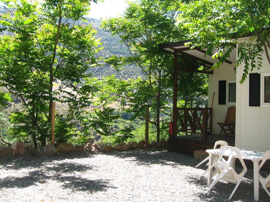Camping Pas Cher vous présente avec son site Officiel campingpascher.fr, le Camping Trevélez classé 2 étoiles, situé sur la commune de Trevelez dans le département Grenade (Andalousie) en Espagne. Le camping Trevélez vous propose un hébergement de type bungalow (télévision). L'établissement vous propose 10 autres types d'hébergements. Découvrez tous nos séjours à petits prix dans la commune et aux alentours de Trevelez du département : Grenade (Andalousie). Les Avis clients pour le Camping Trevélez sont excellents avec une note moyenne de 8 sur 10. Piscine extérieure, Aire de jeux enfants, Centre équestre, Cyclisme, Ping-pong, Randonnée, Trampoline, Bar, Restaurant, Snack/Bar, Supermarché,... En savoir plus : cliquez-ICI.