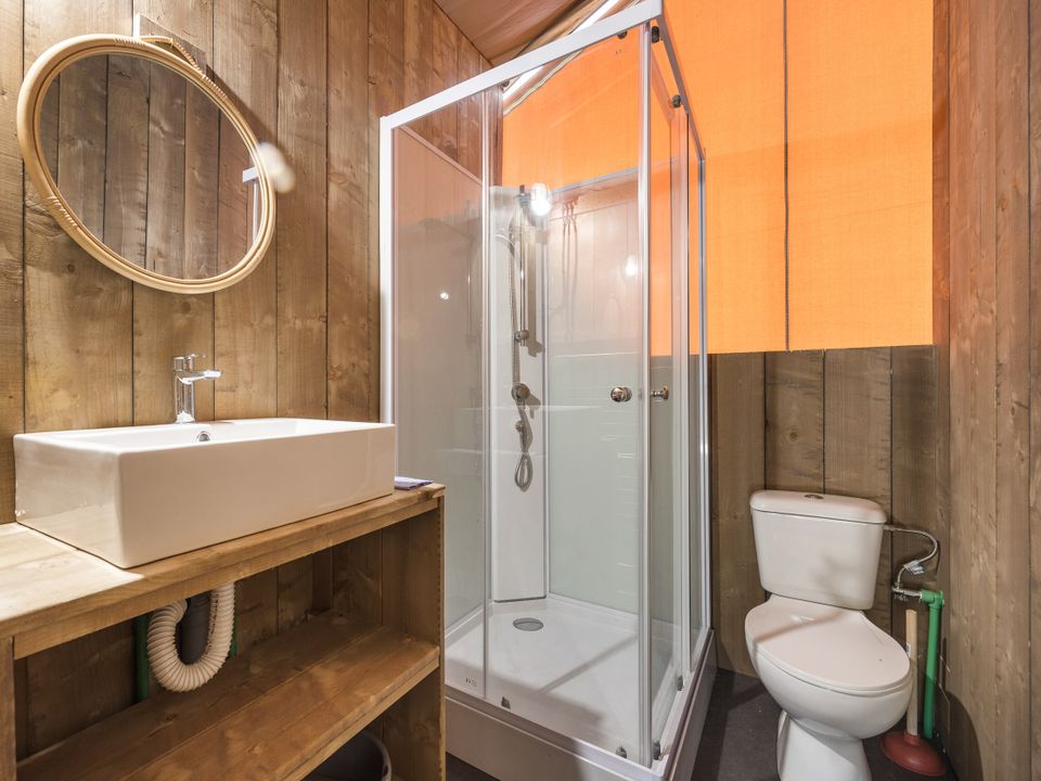 Cliquez pour découvrir toutes les photos de l'HÉBERGEMENT ! tente toile et bois - établissement Aminess Maravea photo 2