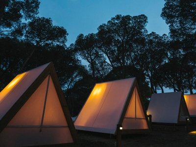 Cliquez pour découvrir toutes les photos de l'HÉBERGEMENT ! tente en toile et bois - WeCamp Cala Montgo photo 7