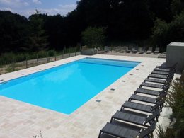 Camping Pas Cher vous présente avec son site Officiel campingpascher.fr, le Camping Goudal classé 2 étoiles, situé sur la commune de La Salvetat SurAgout dans le département Hérault (Languedoc Roussillon) en France. Le camping Goudal, vous présente un hébergement de type chalet de 20 m² pour 2 personnes. Le camping Goudal vous propose du lundi 15 juin au lundi 22 juin 2026 pour 7 nuits à 595€. Cette location propose 72 dates différentes pour réserver votre séjour. Découvrez également les 4 autres gammes d'hébergements du camping. Les Avis clients pour le Camping Goudal sont excellents avec une note moyenne de 9 sur 10. Piscine extérieure, Animations familiales, Aire de jeux enfants, Ping-pong, Pétanque, Randonnée, Bar, Brasserie, Dépôt de pain,... En savoir plus : cliquez-ICI.