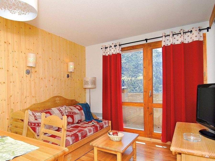 Camping Pas Cher vous présente avec son site Officiel campingpascher.fr, la Résidence Odalys Référence Le Grand Panorama 1 classé 3 étoiles, située sur la commune de Valmeinier dans le département Savoie (Rhône Alpes) en France. La résidence Odalys Référence Le Grand Panorama 1, vous présente un hébergement de type appartement de 35 m² pour 6 personnes et télévision. La résidence Odalys Référence Le Grand Panorama 1 vous propose du sam. 04 juillet au sam. 11 juillet 2026, en promotion à -20% pour 7 nuits à 495,20 € au lieu de 619,0 € soit une Économie de 123,80 €. Cette location propose 11 dates différentes pour réserver votre séjour. Découvrez également les 10 autres gammes d'hébergements de la résidence. Les Avis clients pour la Résidence Odalys Référence Le Grand Panorama 1 sont excellents avec une note moyenne de 8 sur 10. Piscine chauffée, Piscine extérieure, Centre équestre, Court de tennis, Golf, Piscine,... En savoir plus : cliquez-ICI.