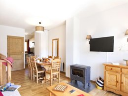 Camping Pas Cher vous présente avec son site Officiel campingpascher.fr, la Résidence Odalys Référence Le Grand Panorama 1 classé 3 étoiles, située sur la commune de Valmeinier dans le département Savoie (Rhône Alpes) en France. La résidence Odalys Référence Le Grand Panorama 1, vous présente un hébergement de type studio de 23 m² pour 4 personnes et télévision. La résidence Odalys Référence Le Grand Panorama 1 vous propose du sam. 28 mars au sam. 04 avril 2026 pour 7 nuits à 349€. Cette location propose 12 dates différentes pour réserver votre séjour. Découvrez également les 10 autres gammes d'hébergements de la résidence. Les Avis clients pour la Résidence Odalys Référence Le Grand Panorama 1 sont excellents avec une note moyenne de 8 sur 10. Piscine chauffée, Piscine extérieure, Centre équestre, Court de tennis, Golf, Piscine,... En savoir plus : cliquez-ICI.