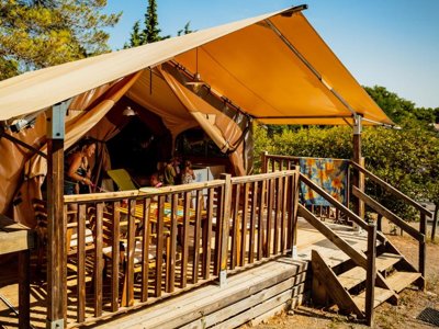 Cliquez pour découvrir toutes les photos de l'HÉBERGEMENT ! tente - Sites Et Paysages - La Pinède photo 2