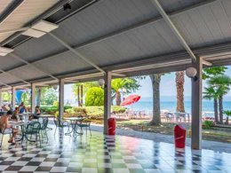 Camping Pas Cher vous présente avec son site Officiel campingpascher.fr, le Camping Lido Village, situé sur la commune de Bolsena dans le département Viterbe (Latium) en Italie. Le camping Lido Village, vous présente un hébergement de type mobil-home de 34 m² pour 2 personnes avec climatisation. Le camping Lido Village vous propose du sam. 18 avril au sam. 25 avril 2026 pour 7 nuits à 700€. Cette location propose 105 dates différentes pour réserver votre séjour. Découvrez également les 4 autres gammes d'hébergements du camping. Lac, Piscine extérieure, Animations familiales, Club enfants, Aire de jeux enfants, Baby-foot, Court de tennis, Piscine, Pétanque, Terrain de football, Bar, Pizzeria, Plats à emporter, Épicerie,... En savoir plus : cliquez-ICI.