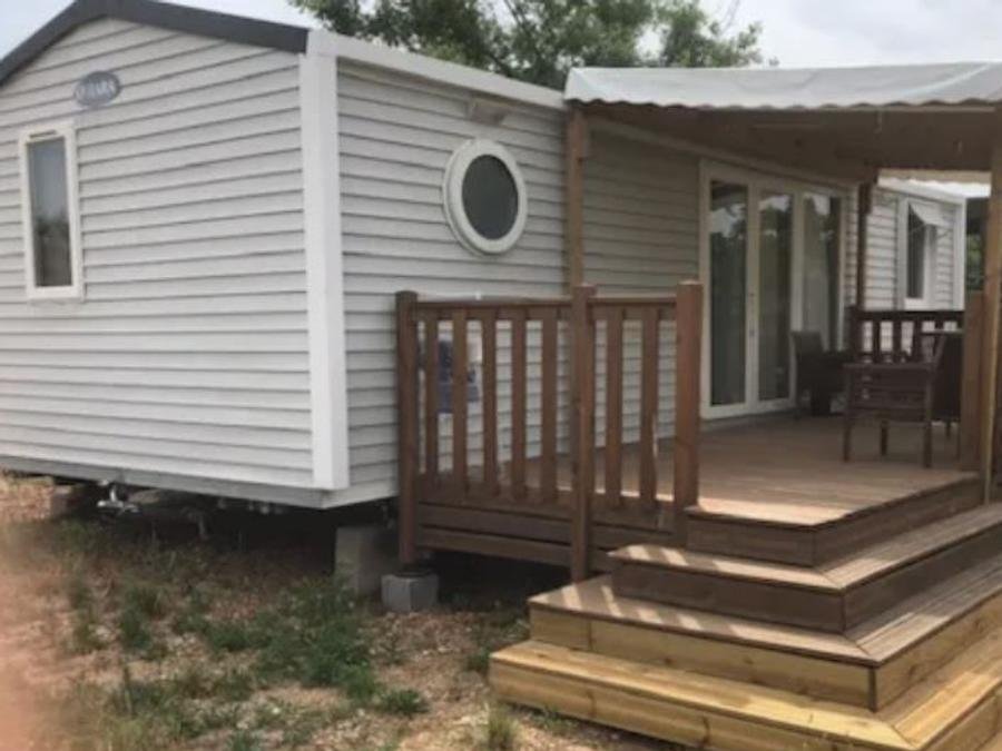 Camping Pas Cher vous présente avec son site Officiel campingpascher.fr, le Camping Village Azur classé 3 étoiles, situé sur la commune de Saint André dans le département Hérault (Languedoc Roussillon) en France. Le camping Village Azur vous propose un hébergement de type mobil-home avec climatisation (télévision). L'établissement vous propose un autre type d'hébergement. Découvrez tous nos séjours à petits prix dans la commune et aux alentours de Saint André du département : Hérault (Languedoc Roussillon). Les Avis clients pour le Camping Village Azur sont de 5 sur 10. Piscine extérieure, Animations familiales, Centre équestre, Cyclisme, Pétanque, Randonnée, Bar, Dépôt de pain, Plats à emporter, Snack/Bar,... En savoir plus : cliquez-ICI.