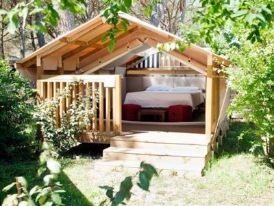 Cliquez pour découvrir toutes les photos de l'HÉBERGEMENT ! tente en toile et bois - Village Rocchette photo 3