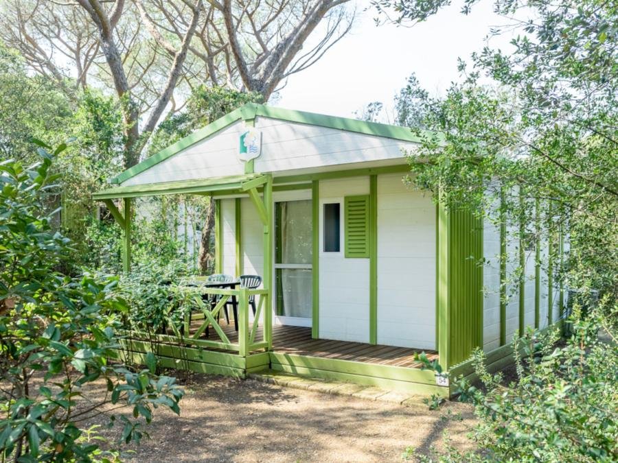 Camping Pas Cher vous présente avec son site Officiel campingpascher.fr, le Camping Maremma Sans Souci classé 3 étoiles, situé sur la commune de Castiglione Della Pescaia dans le département Grosseto (Toscane) en Italie. Le camping Maremma Sans Souci vous propose un hébergement de type chalet de 35 m² pour 2 personnes. L'établissement vous propose 5 autres types d'hébergements. Découvrez tous nos séjours à petits prix dans la commune et aux alentours de Castiglione Della Pescaia du département : Grosseto (Toscane). Mer, Club enfants, Aire de jeux enfants, Centre équestre, Court de tennis, Cyclisme, Plongée, Randonnée, Surf, Voile, kiteSurf, Bar, Pizzeria, Plats à emporter, Épicerie,... En savoir plus : cliquez-ICI.